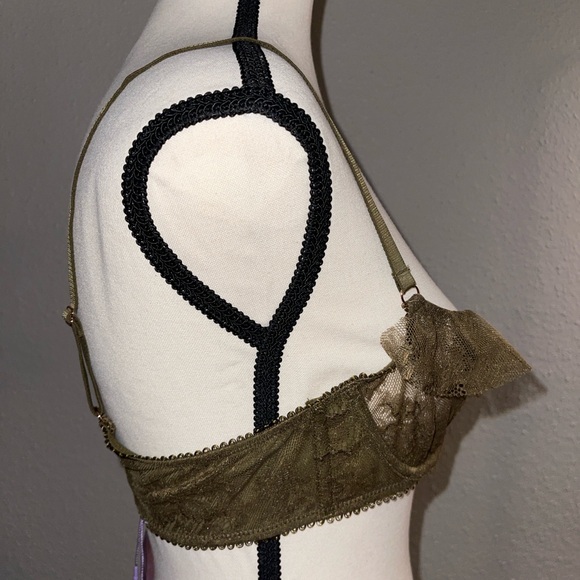 SAVAGE X Fenty by Rihanna Chantilly Cascade Balconette Bra
Olive Green Lace 34B - Picture 8 of 10